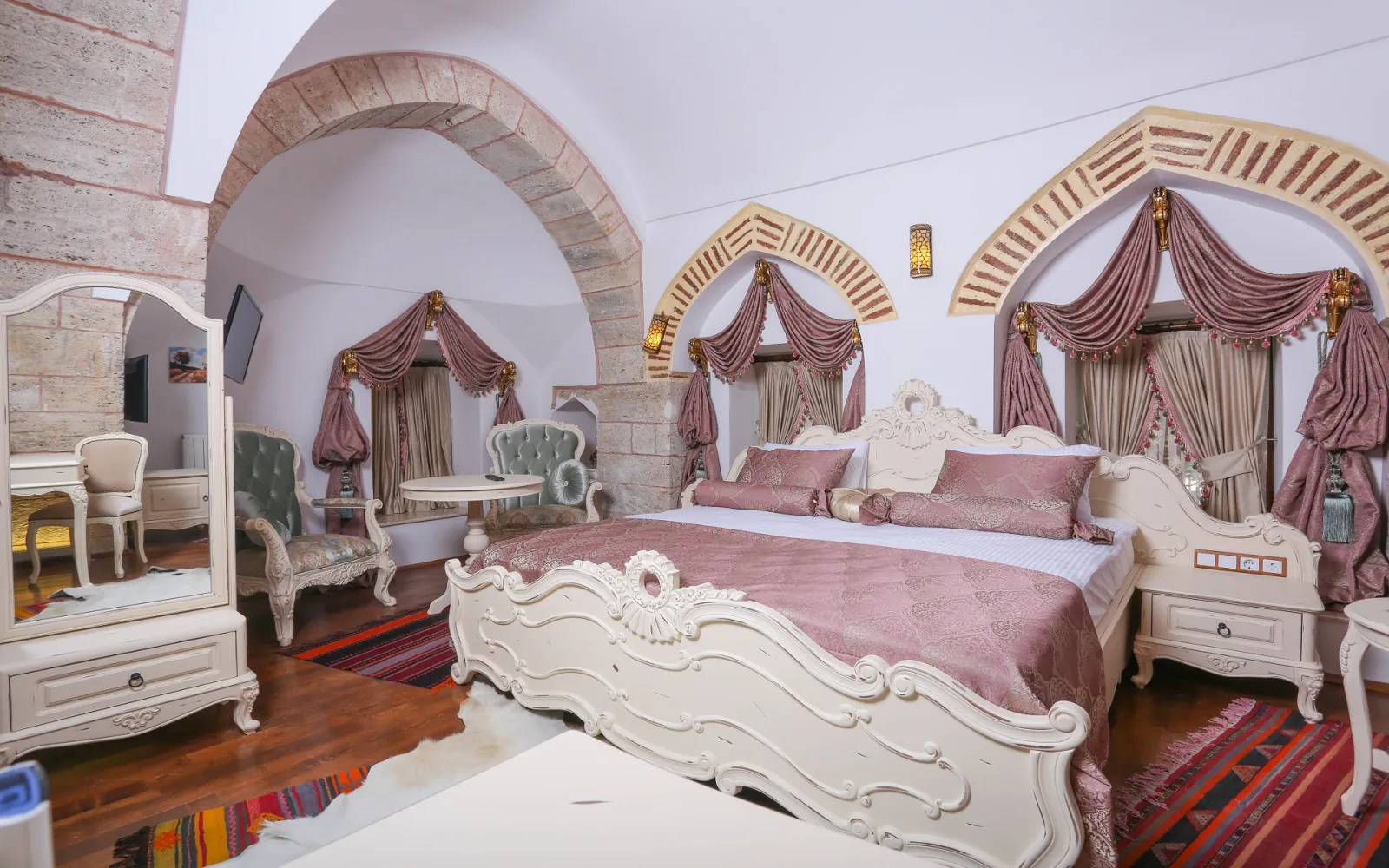 Behrampaşa Otel